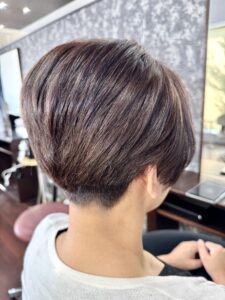 癖毛を活かす上品ショート+刈り上げで魅せる美シルエット | 浜松市の美容室 Le･reve（ル・レーヴ）和田店