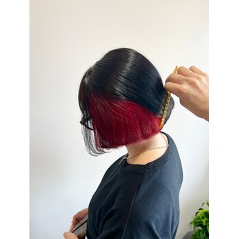 インナーカラー　黒×赤【横井】 | 個室有り・プライベートサロンの雰囲気 美容室Le･reve（ル・レーヴ）浜松和田店 - あなたの「なりたい」を叶える美容室